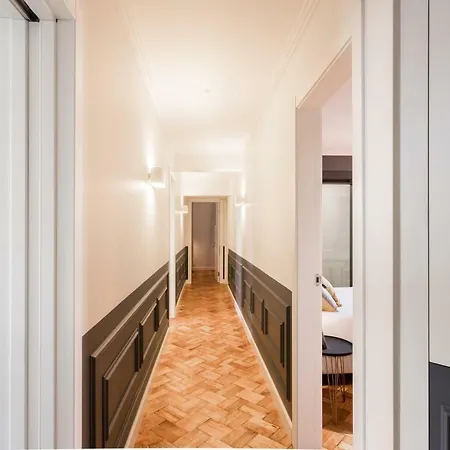 Airport Charming Bed & Breakfast Lissabon
